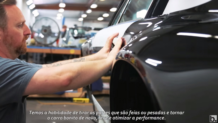 Singer transforma cerca de 15 Porsches 911 por ano (Foto: Guilber Hidaka/Bufalos TV)